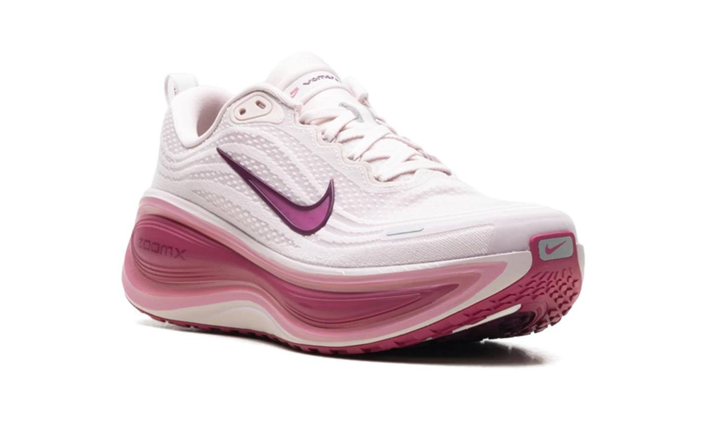 Vomero Plus Wmns"Red" HV8154 602