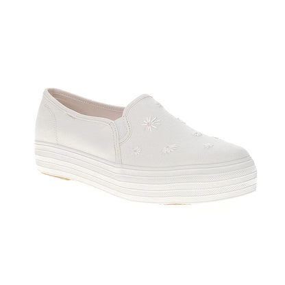 Triple Decker Canvas Daisy Embroidery Slip On