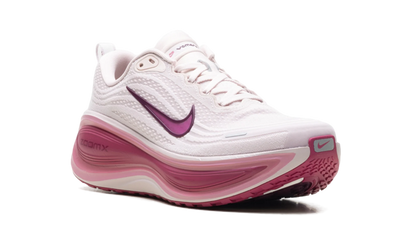 Vomero Plus Wmns"Red" HV8154 602
