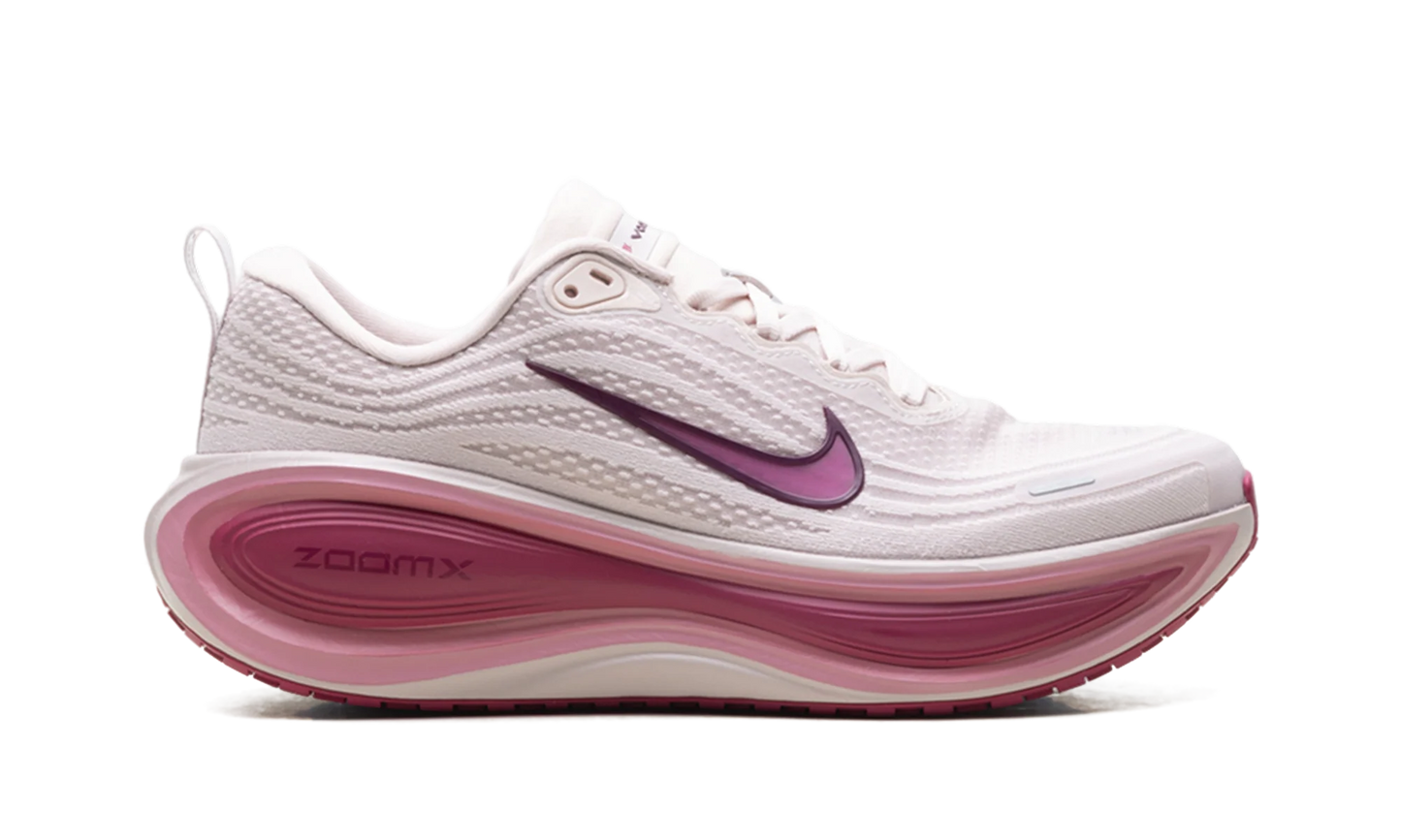 Vomero Plus Wmns"Red" HV8154 602