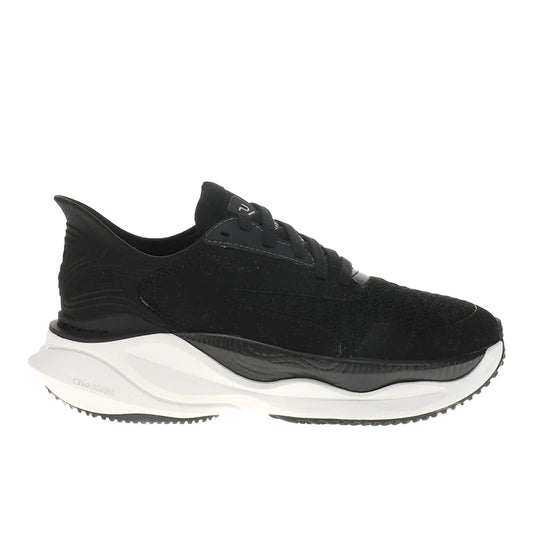 Pace Sneakers
