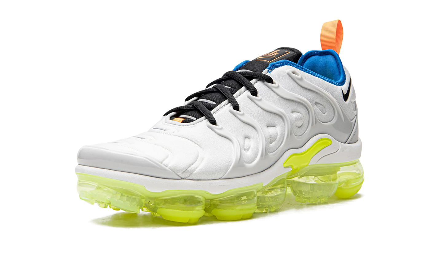 AIR VAPORMAX PLUS MNS WMNS"Photon Dust" DQ4695 001