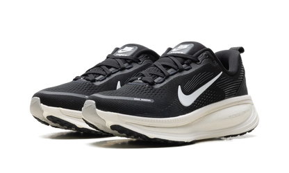 Vomero 18 WMNS"Black Summit White" HM6804 005