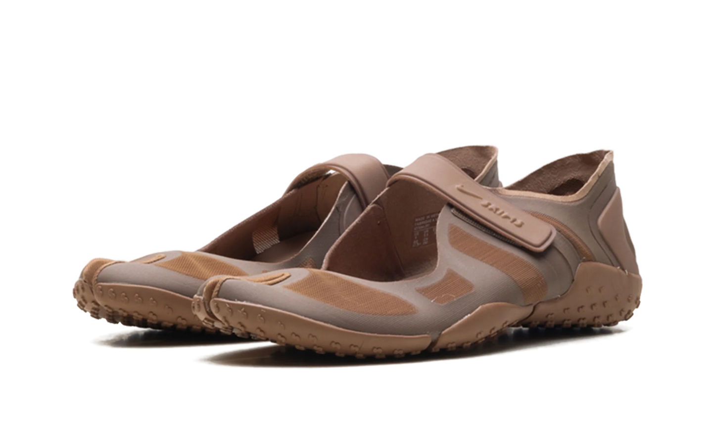 Air Rift Mesh WMNS"SKIMS - Archaeo Brown" IO7694 201