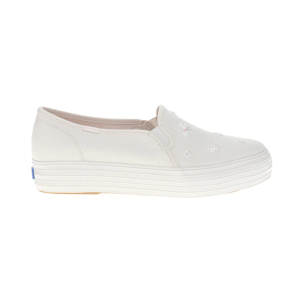Triple Decker Canvas Daisy Embroidery Slip On