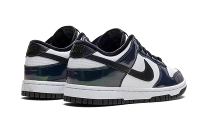Dunk Low SE WMNS"Just Do It Iridescent" FQ8143 001