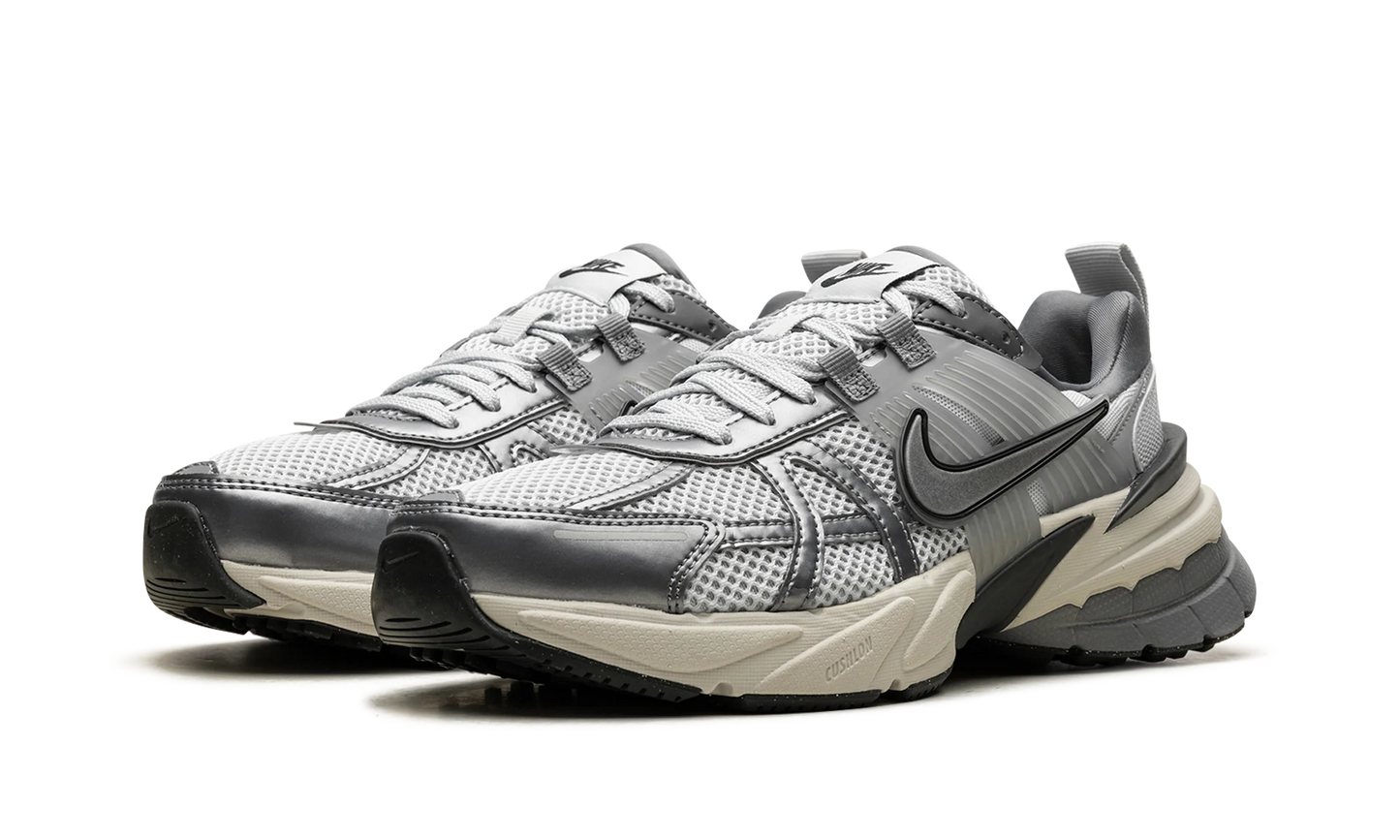 V2K RUN WMNS"Pure Platinum Wolf Grey" FD0736 003