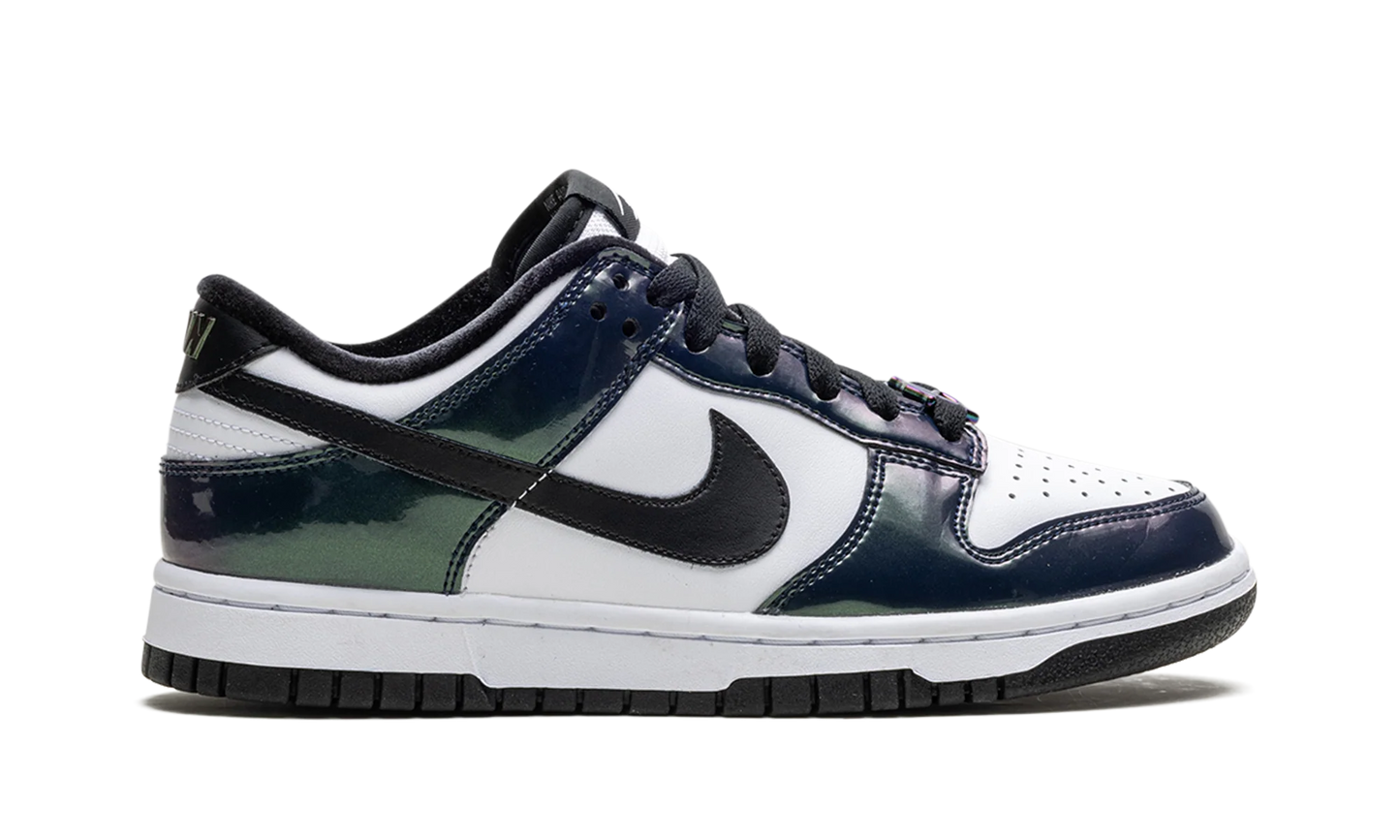 Dunk Low SE WMNS"Just Do It Iridescent" FQ8143 001
