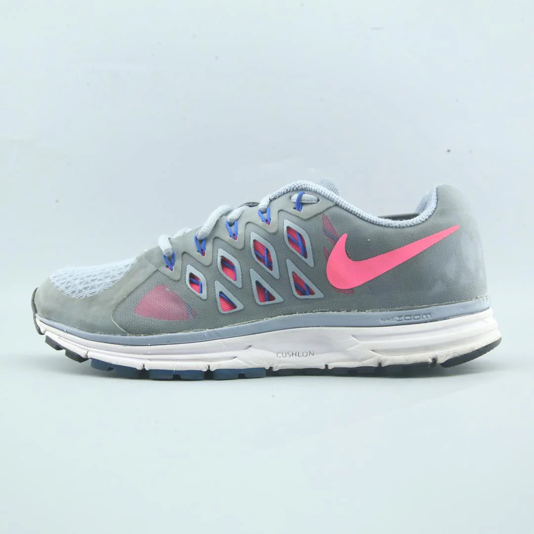 AIR ZOOM VOMERO 9