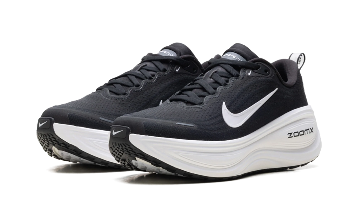 Vomero Plus WMNS"Black White" HV8154 002