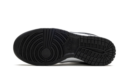 Dunk Low SE WMNS"Just Do It Iridescent" FQ8143 001