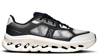 Running Cloudtilt Remix Black Ivory