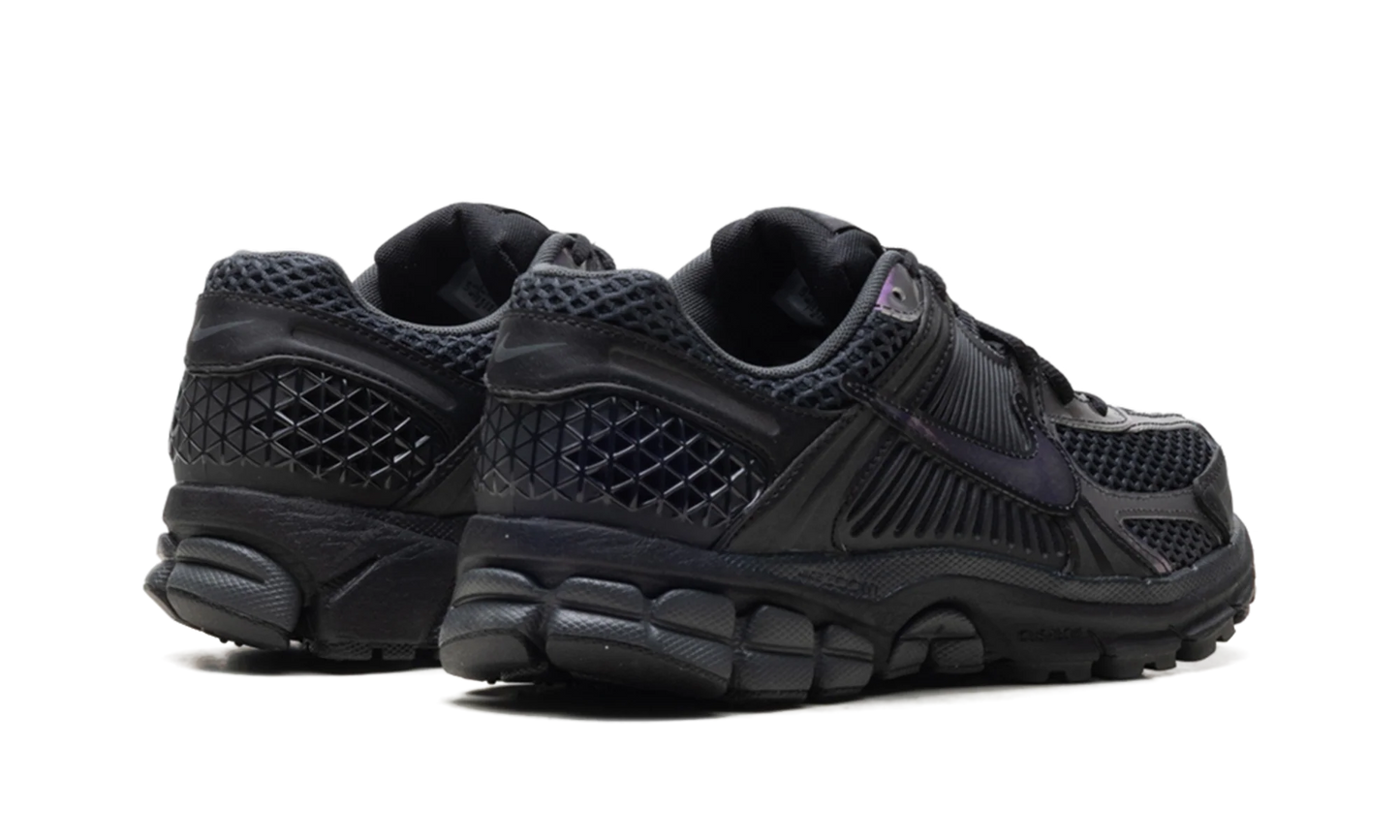 Vomero 5 Wmns"Iridescent" IB4397 001