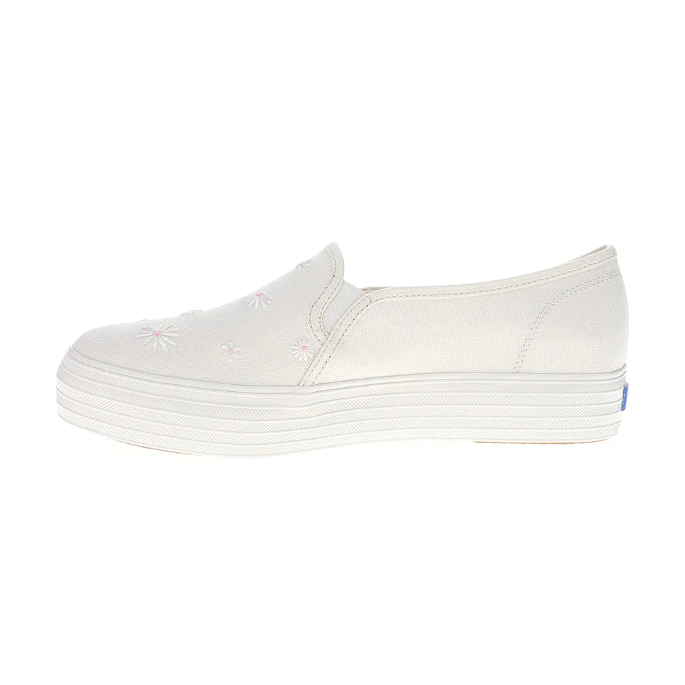 Triple Decker Canvas Daisy Embroidery Slip On